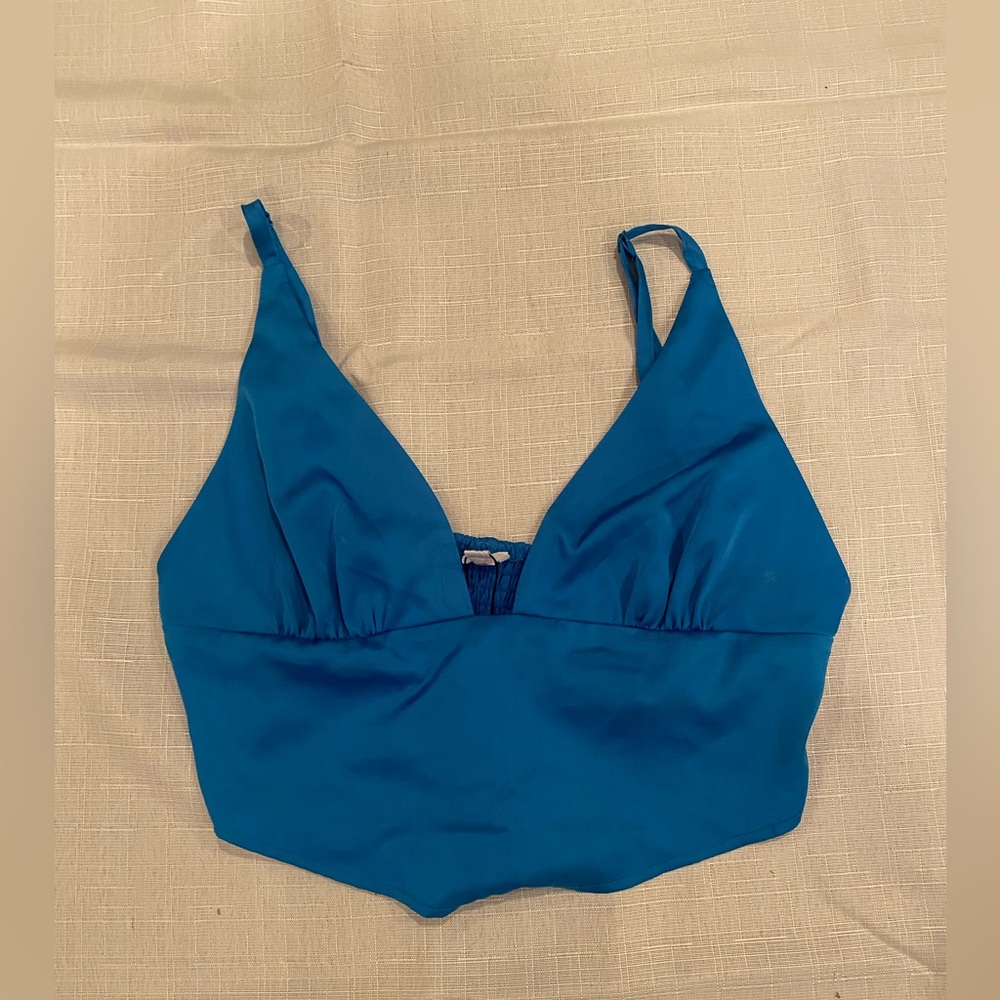 Blue going out top